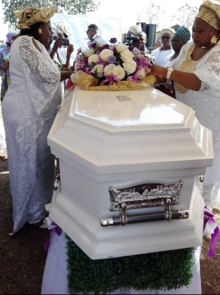 GET AFFORDABLE AND DURABLE HARDWOOD CASKETS ANS COFFINS HERE